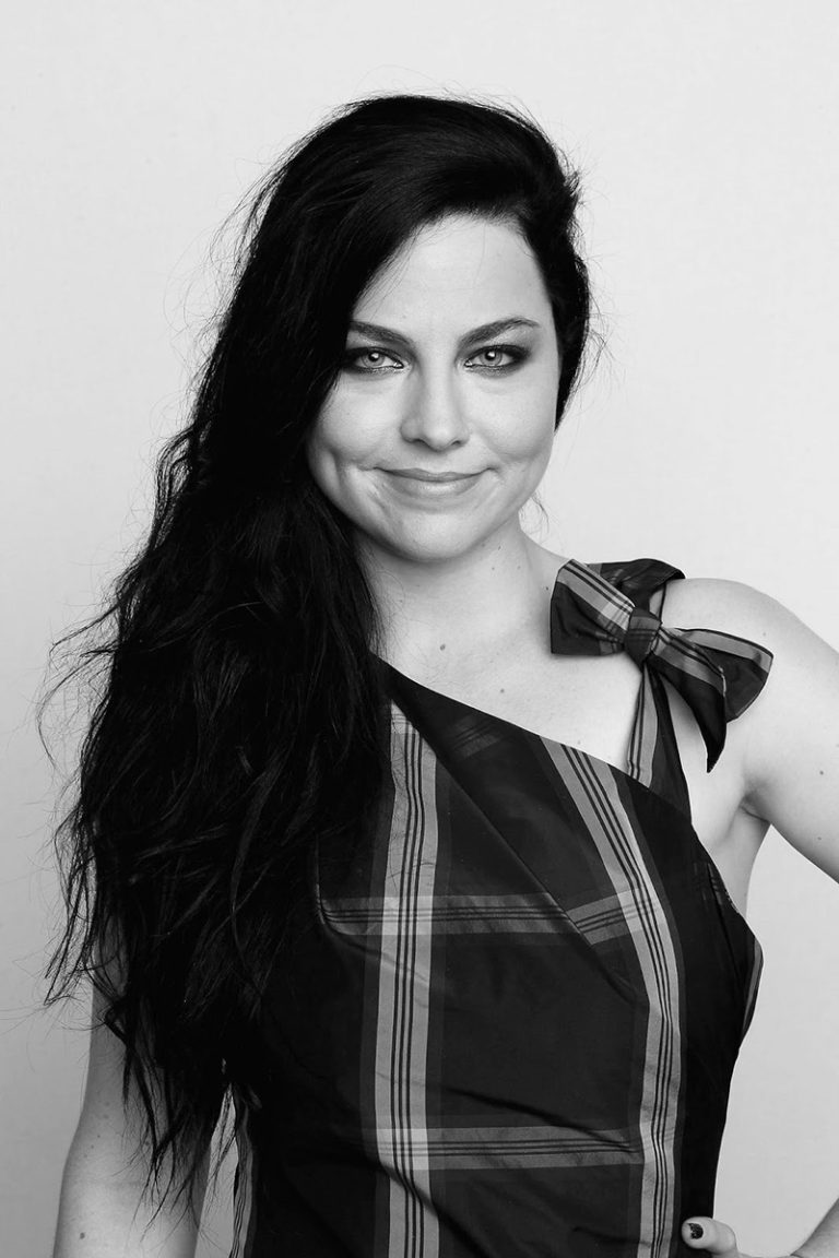 Amy Lee Interview Evanescence Frontwoman on “Very Unique” Band Project